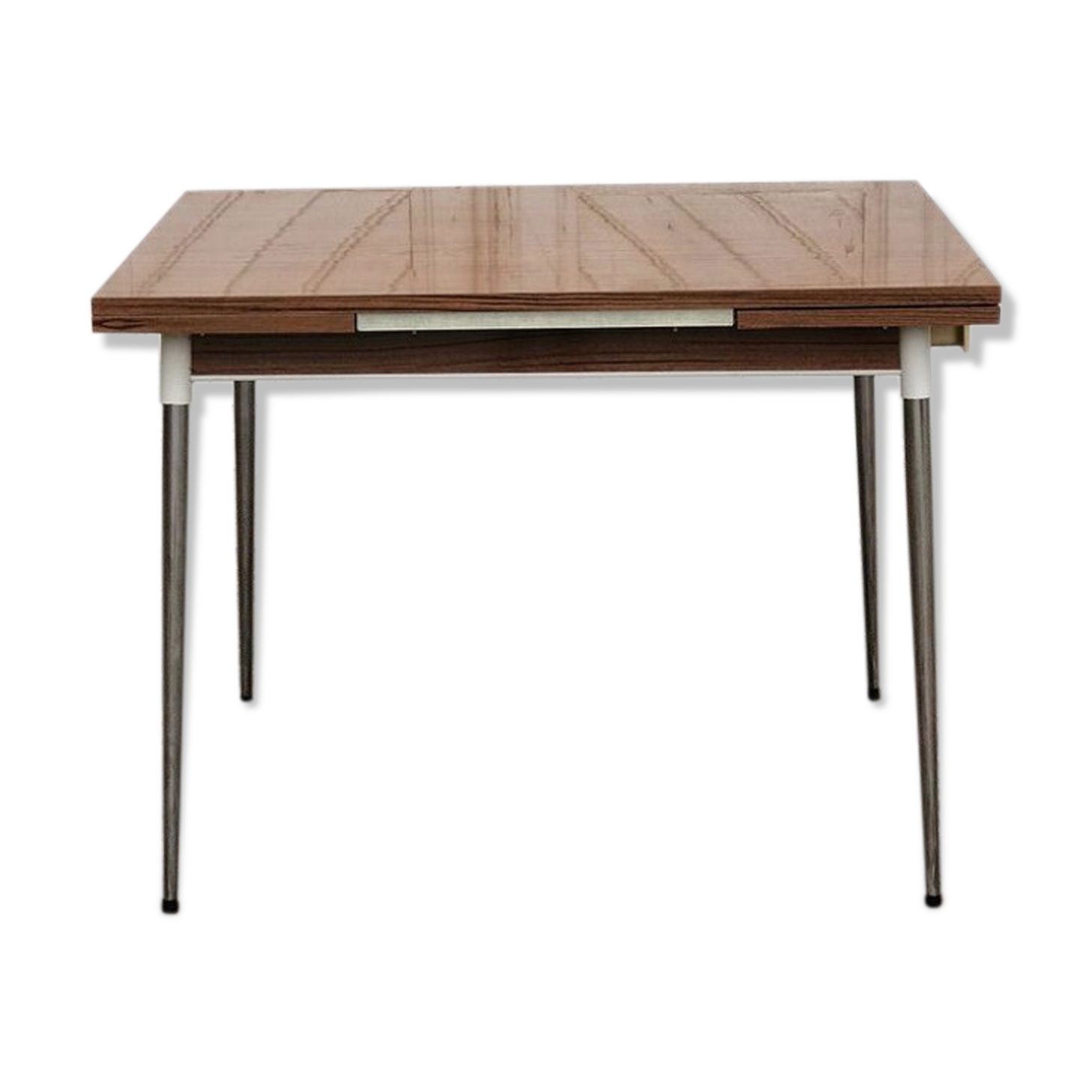 Large extension table in formica