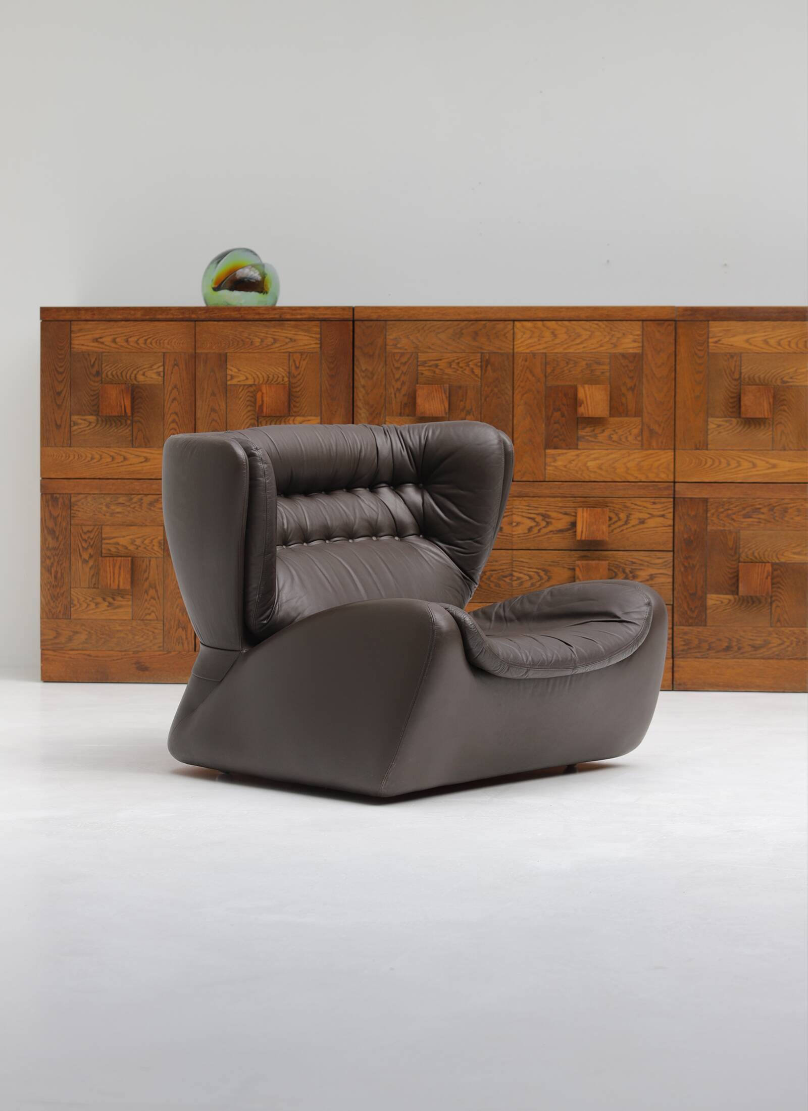 One-seat lounge sofa model pasha, manufactured in the 1970s by durlet, belgium.