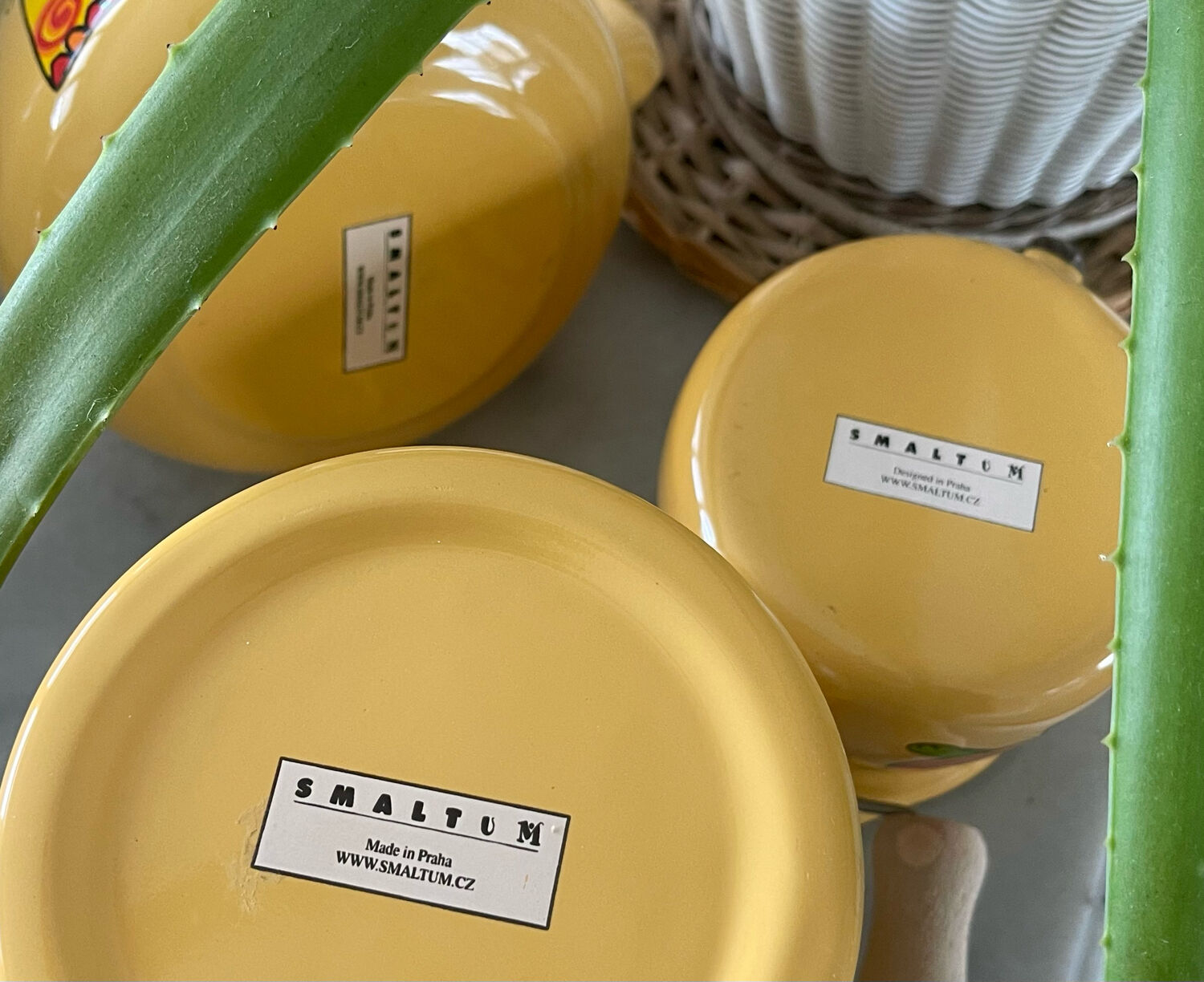 Enamelled sheet metal tea set