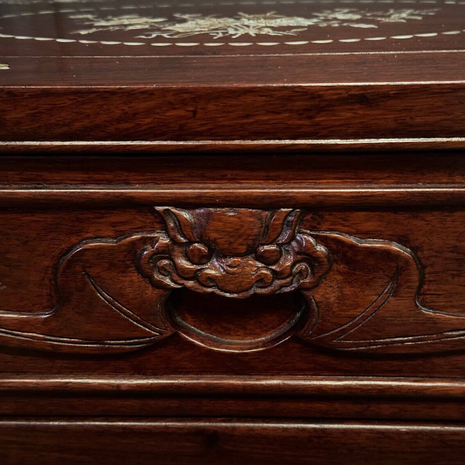 Console en bois de fer Chine ou Indochine début XXe incrustations nacre