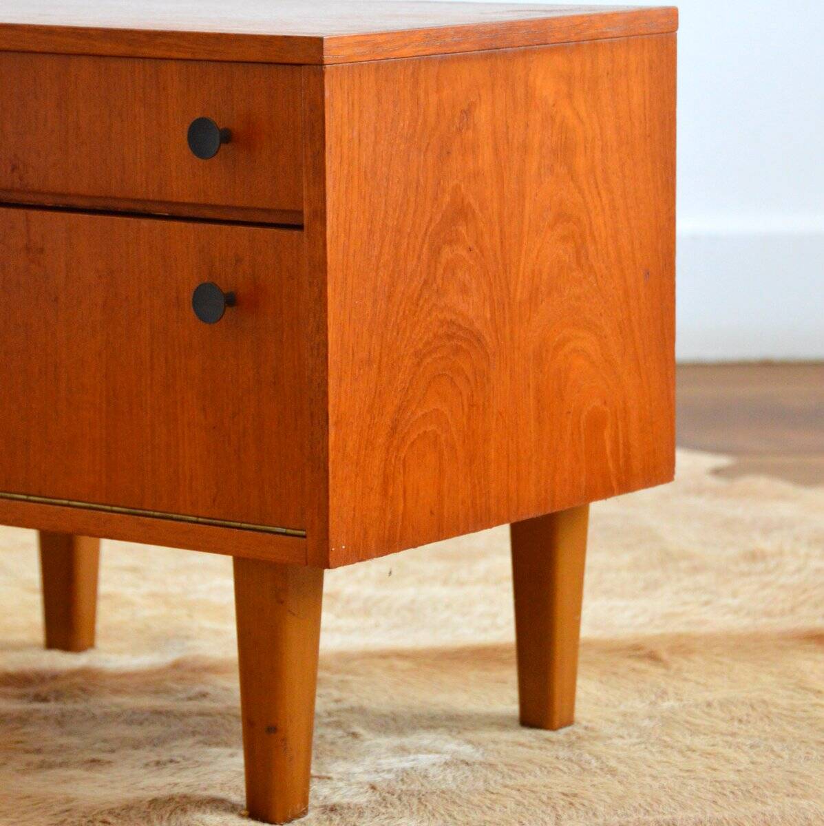 Scandinavian 1960s vintage bedside table / side table