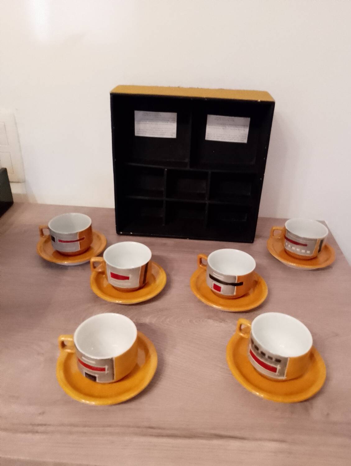 Service of porcelain espresso by Schmidt designer RM plates Brazil.