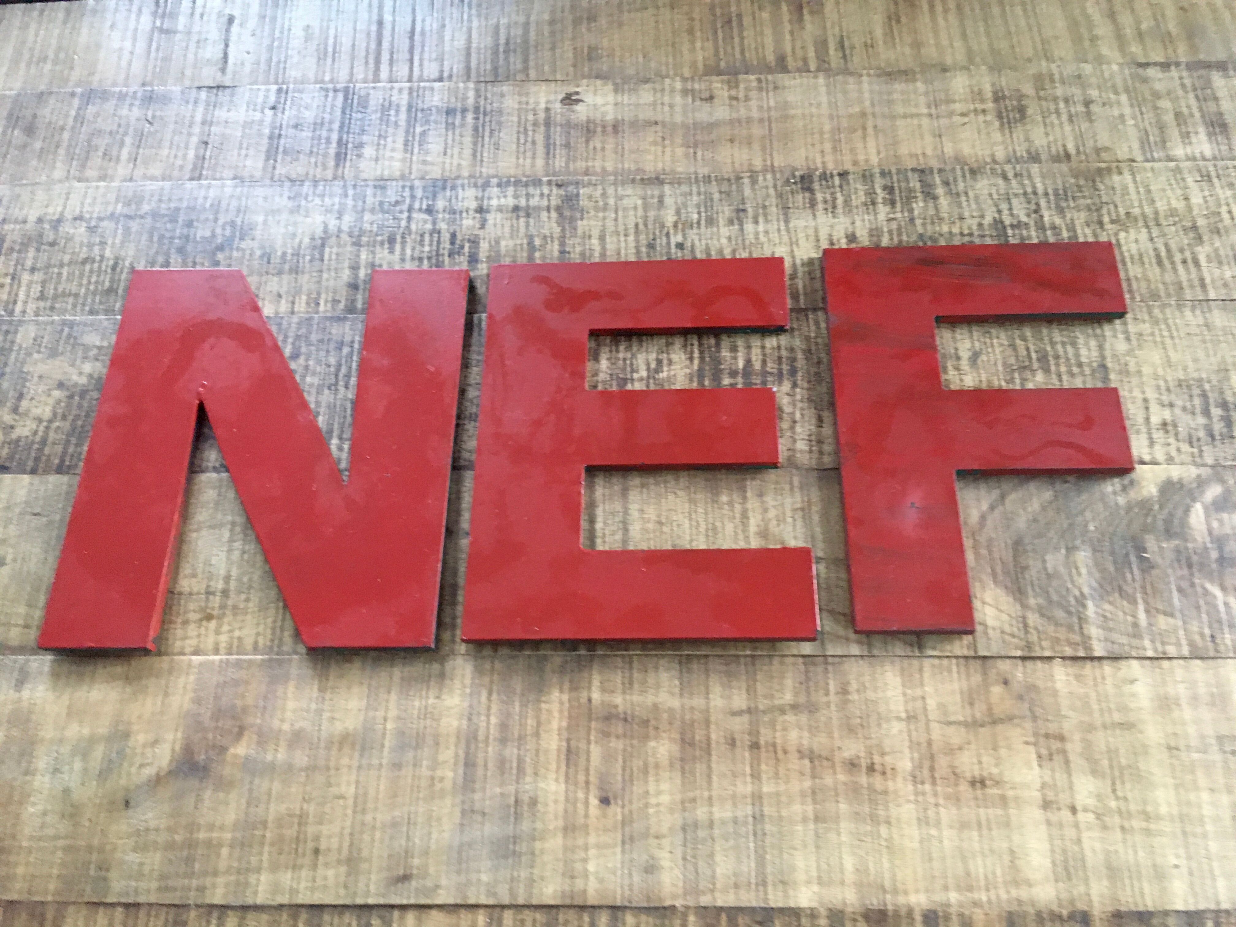 Letter teaches wood N
