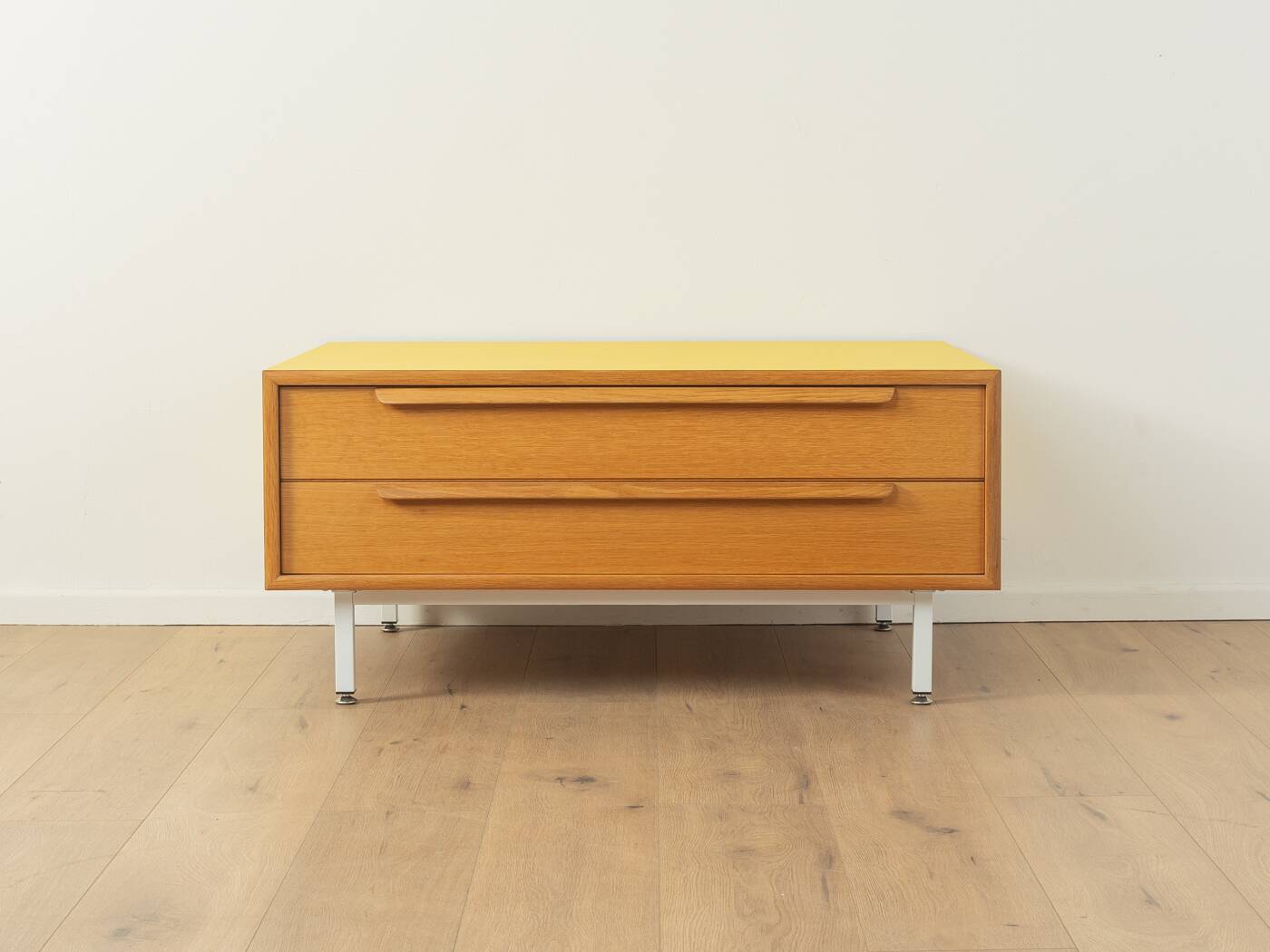 Commode en placage de chêne, années 1960