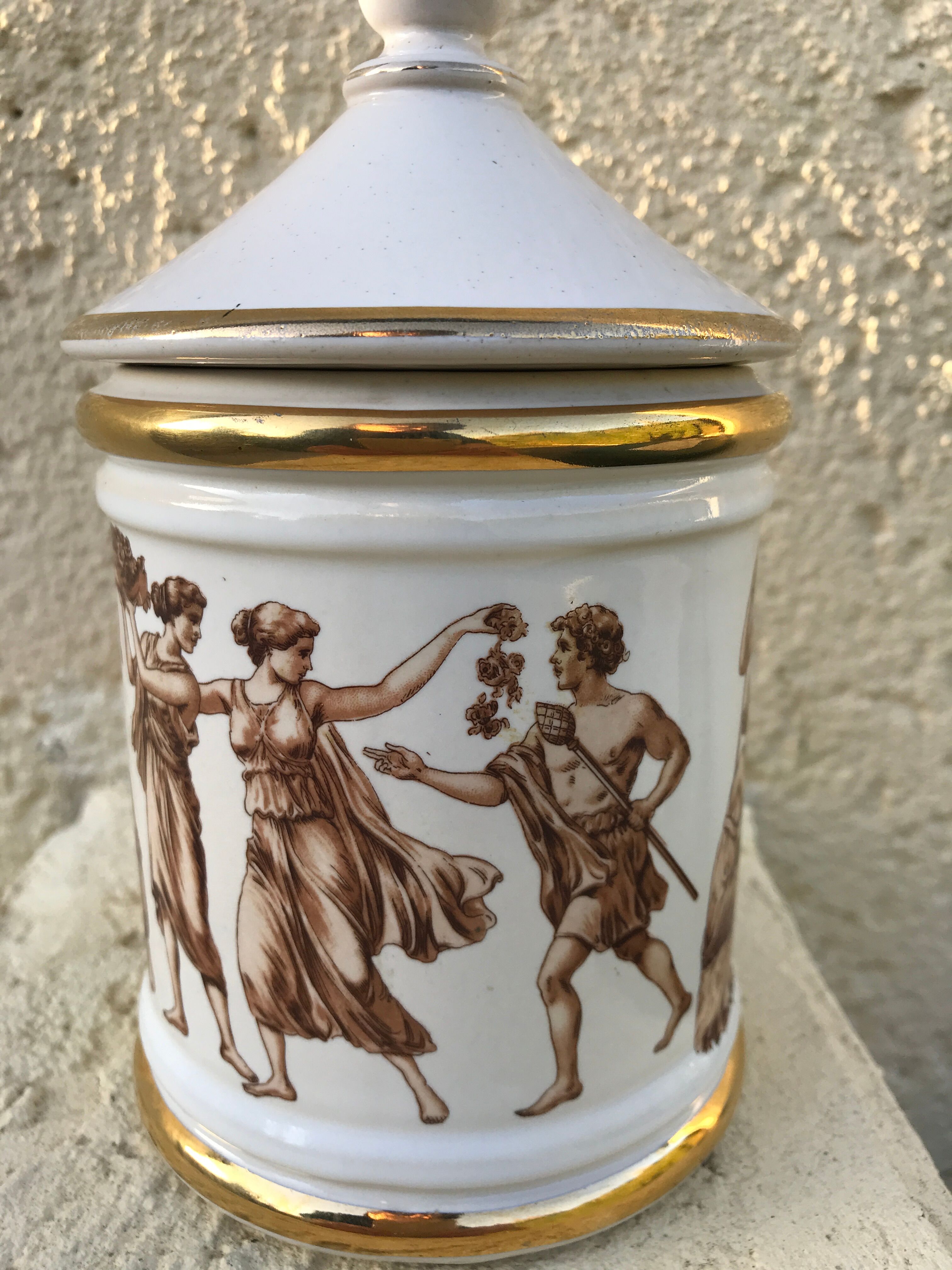 Pot à pharmacie