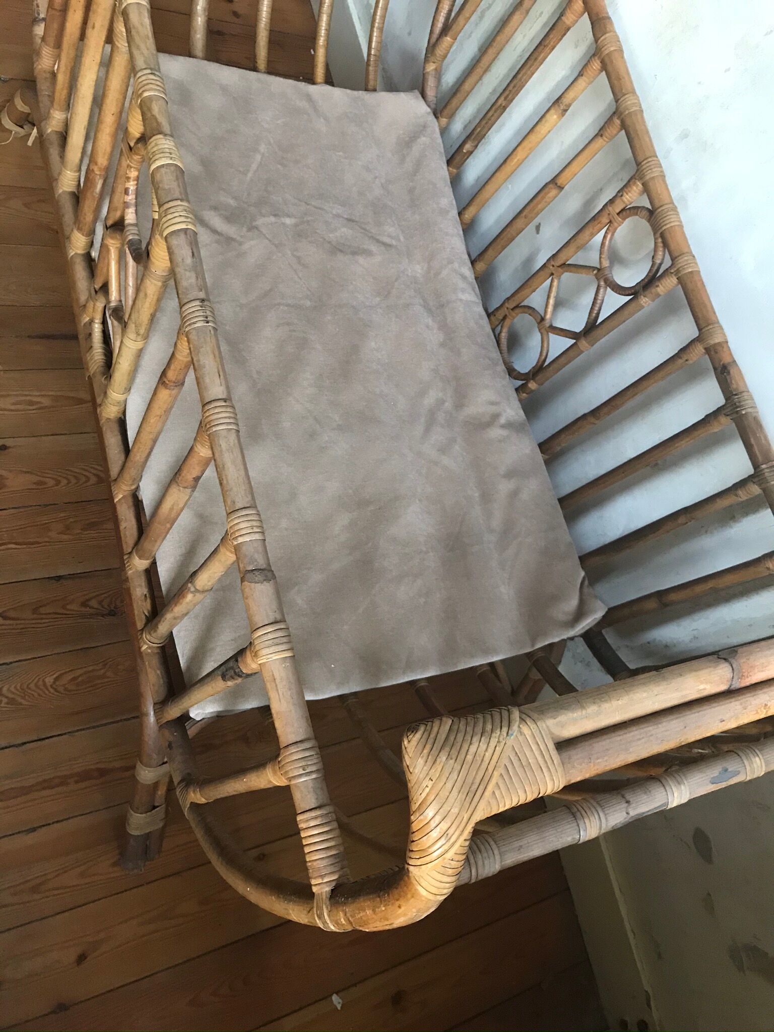 Child bed in rotin and bamboo