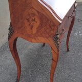 Secrétaire style Louis XV à dos d'âne