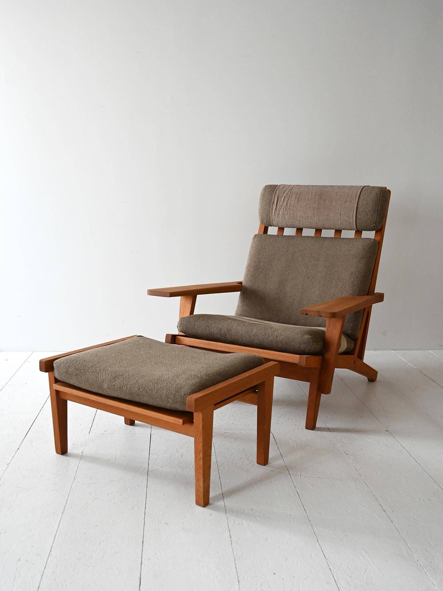 Hans Wegner GE 375 Armchair for Getama