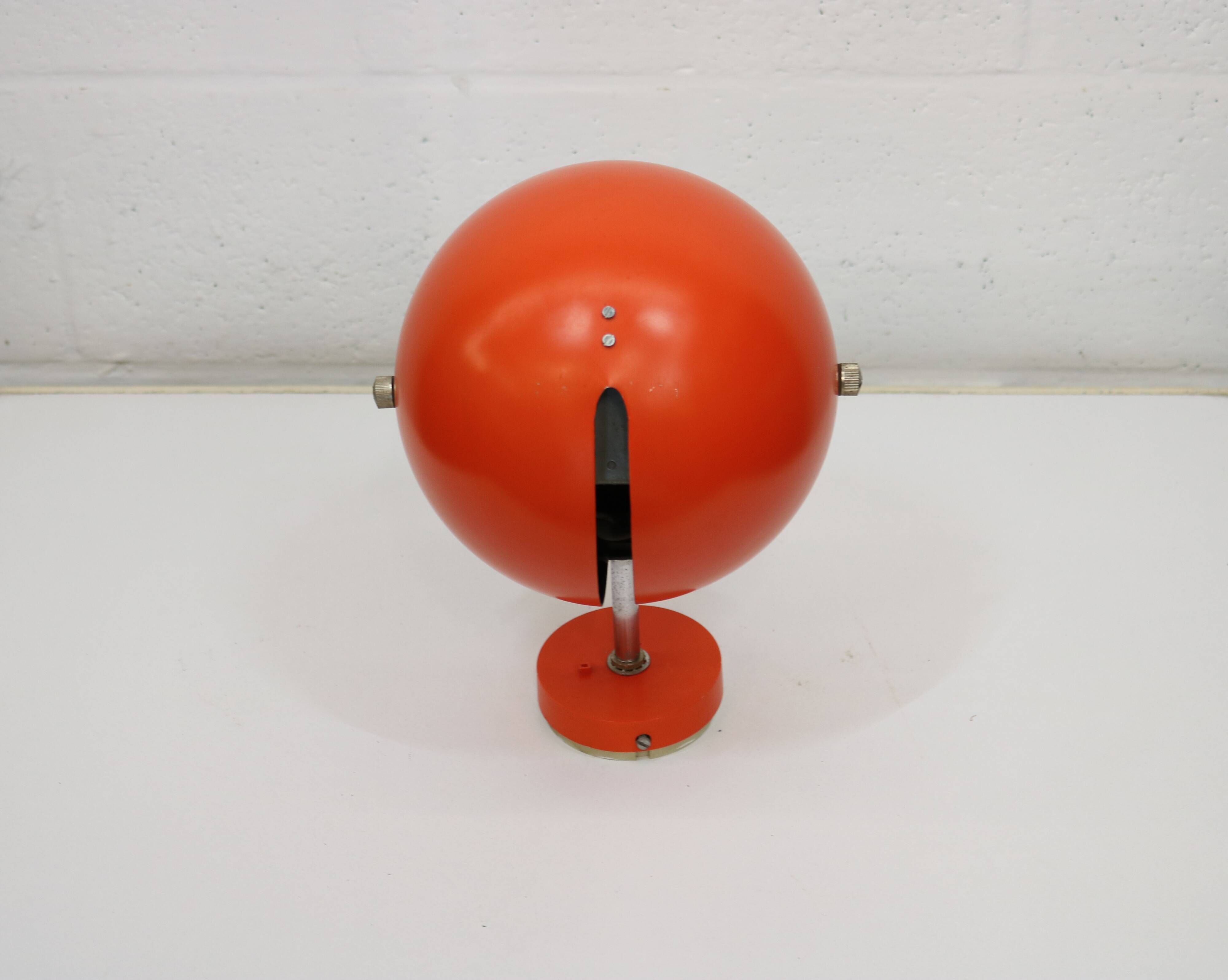Vintage orange eyeball space age wall Lamp– Louis Poulsen, Denmark 70's