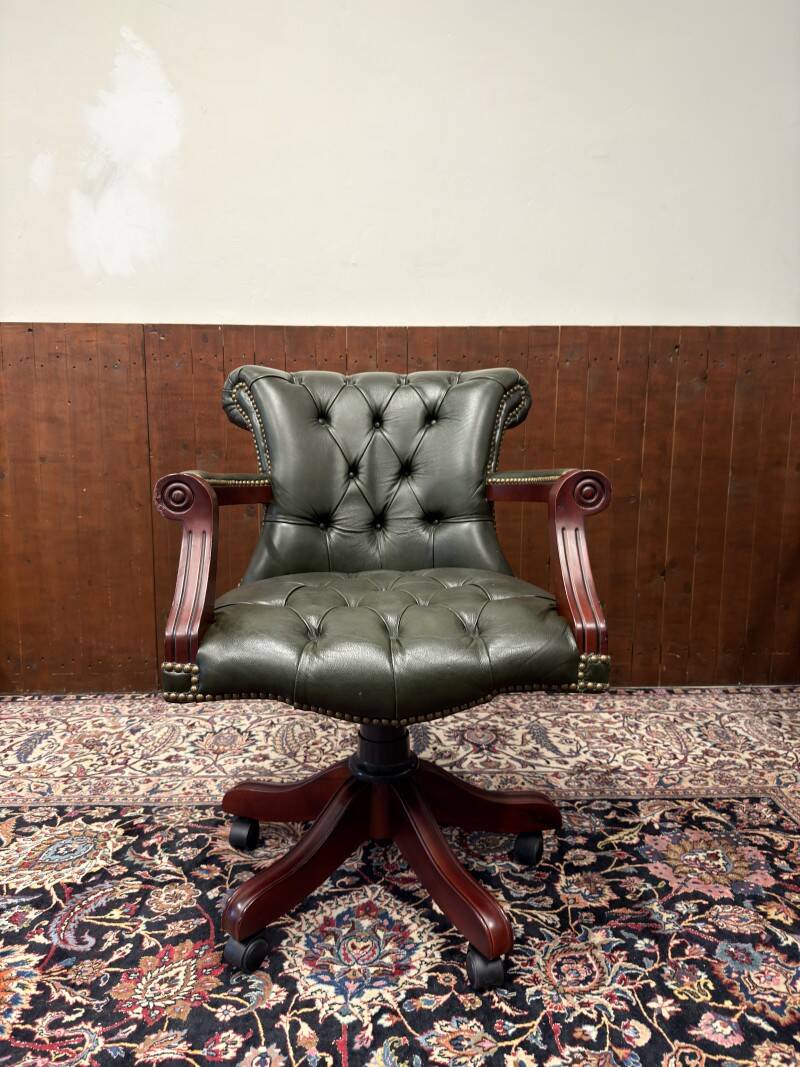 Chaise de bureau Chesterfield verte en anglais