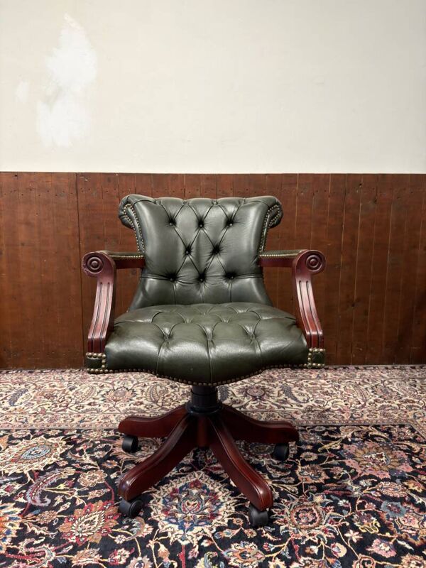 Chaise de bureau Chesterfield verte en anglais