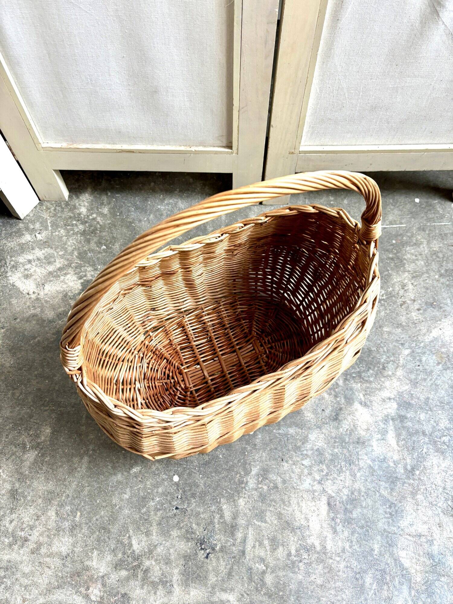 Woven wicker basket