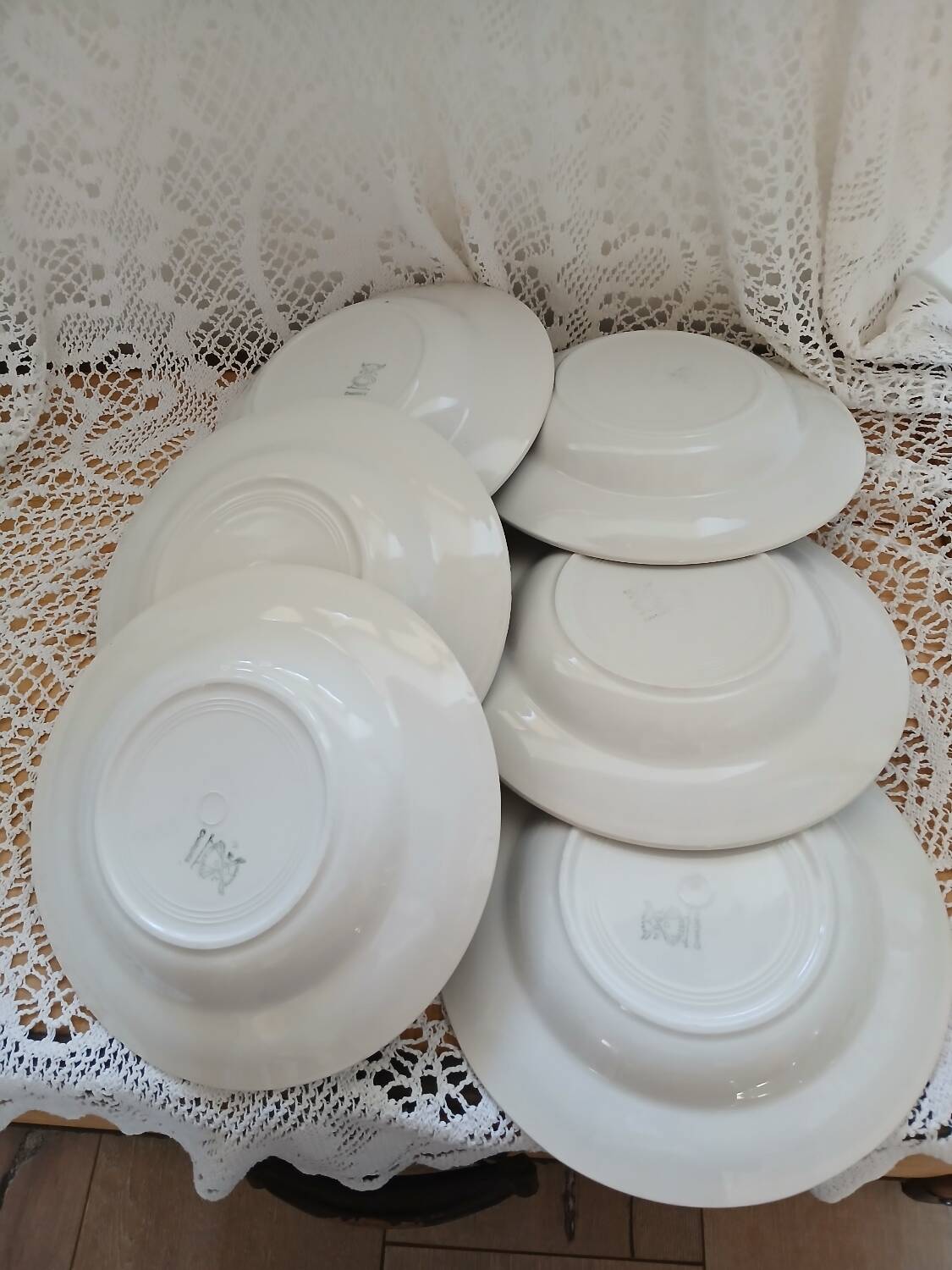 Lot of 12 Moulin des loups plates and dish
