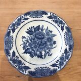 Assiette Delft à décor de fleurs