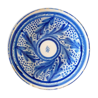 Blue-white earthenware dish - Talavera, Spain - Nineteenth century period