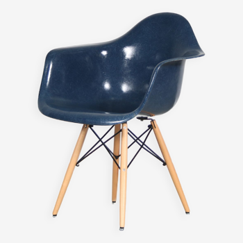 1970s Fiberglass chair by Charles & Ray Eames for Herman Miller, USA