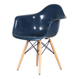 1970s Fiberglass chair by Charles & Ray Eames for Herman Miller, USA