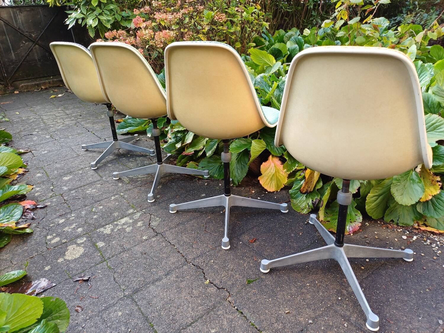 Série de 4 chaises de Eames éditionHerman Miller