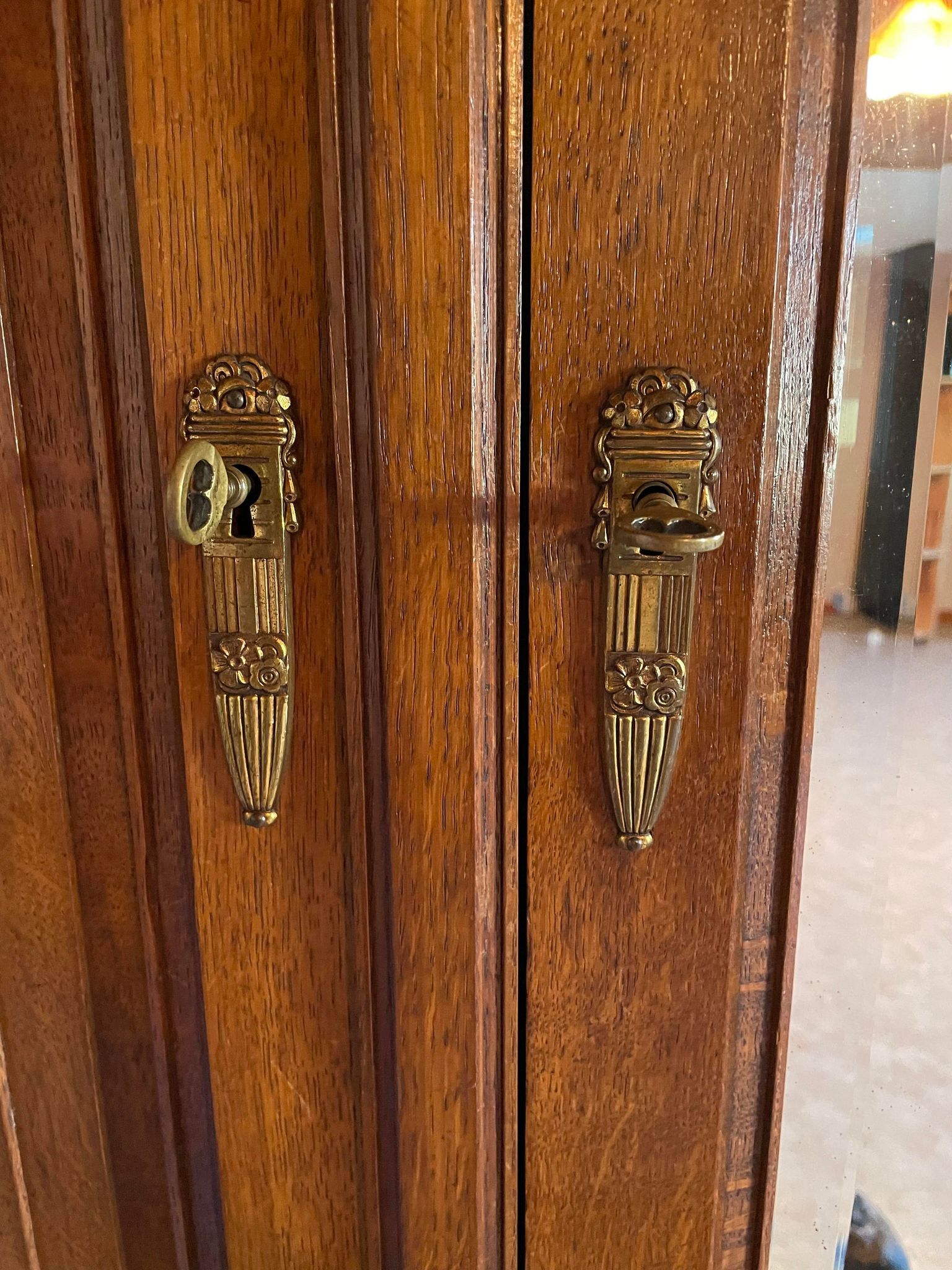 Armoire Art Déco miroir biseauté