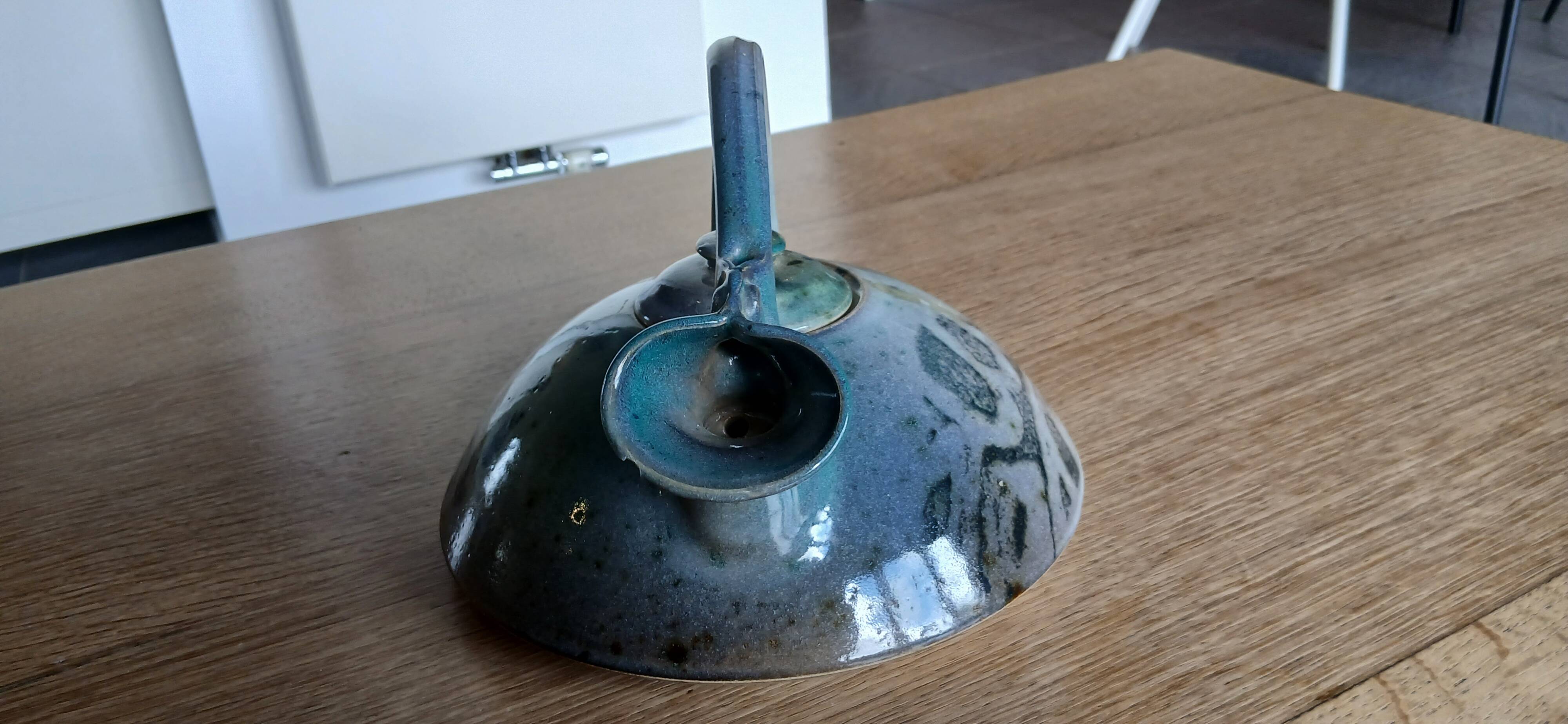 Théière en grès artisanal signée jean-luc pirot – émail aux reflets bleutés