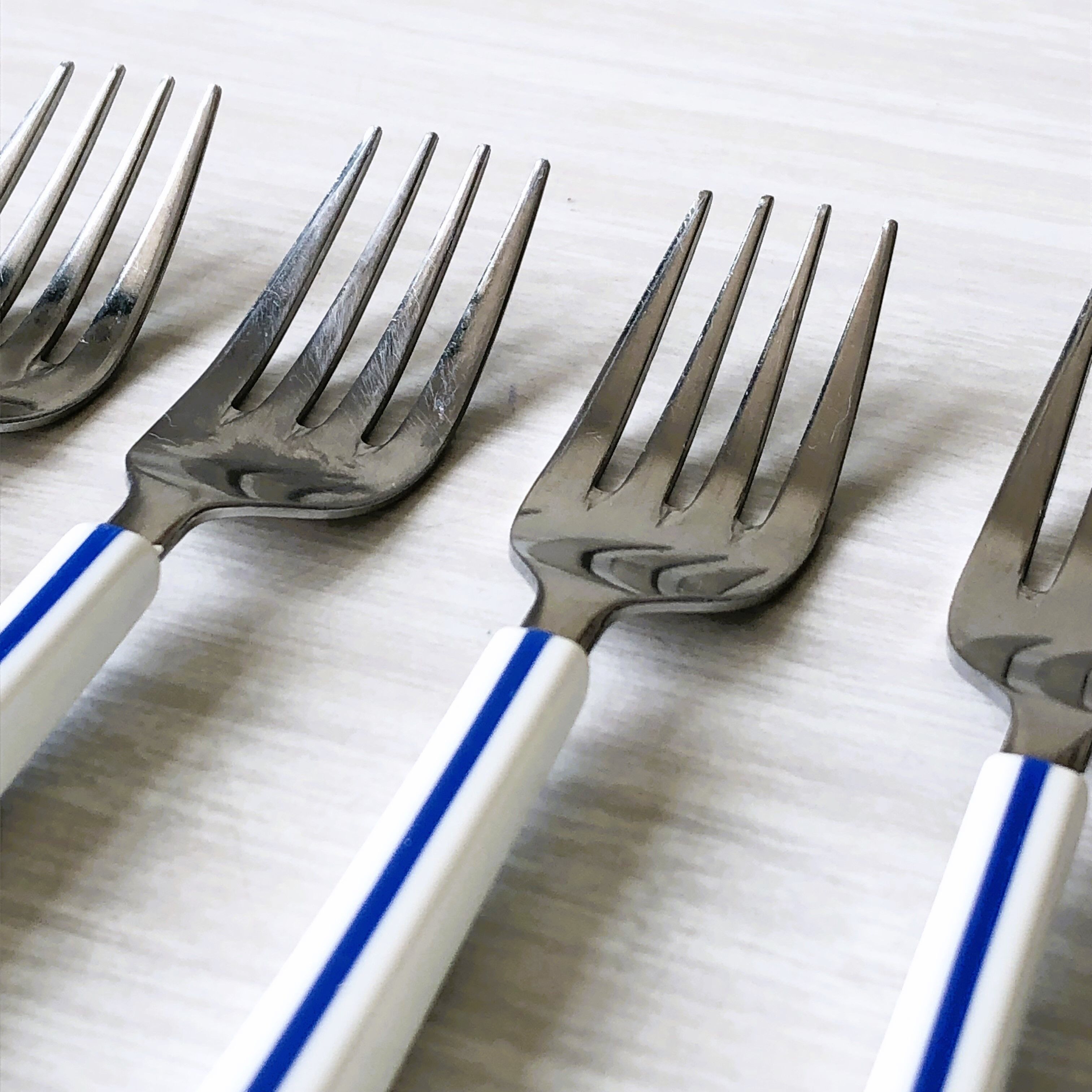 Set of 4 forks and 4 knives Air France of the 70s by Nathalie George