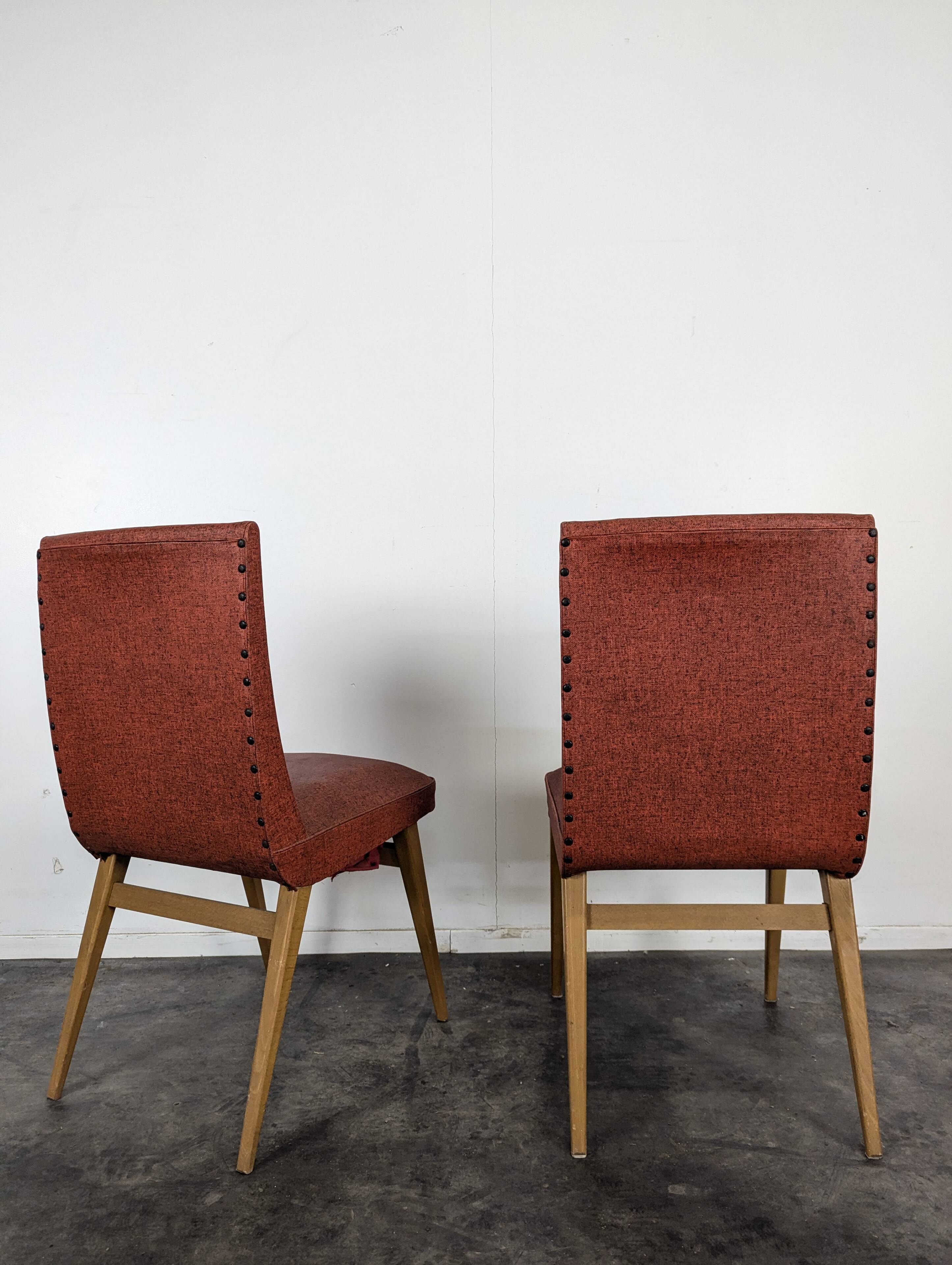 Paire de chaises vintage rouges