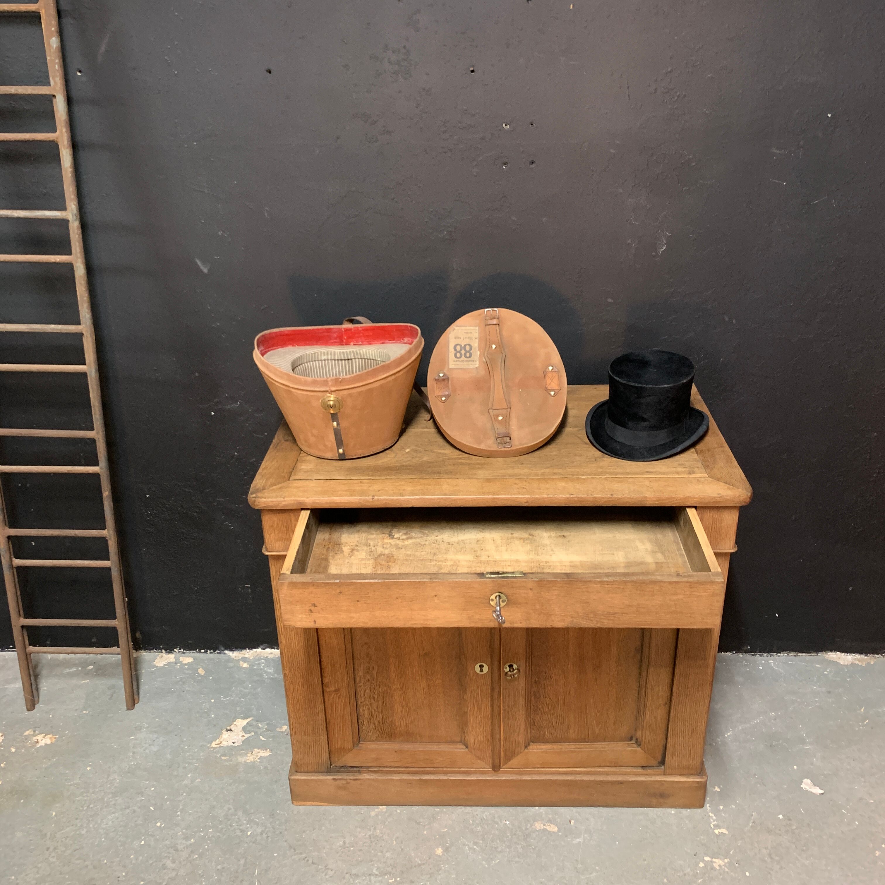 Parisian buffet in raw oak