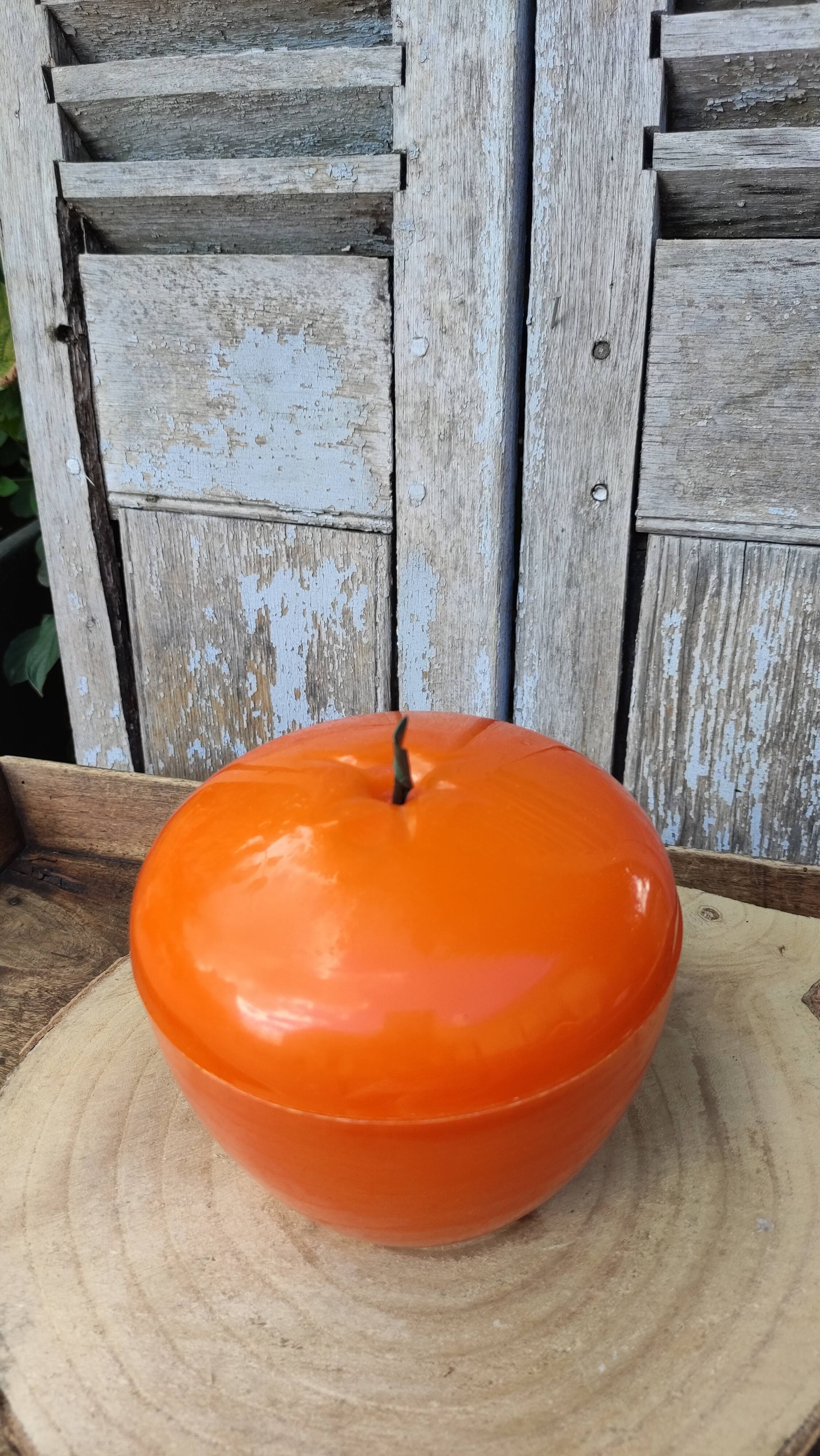 Ice bucket or vintage apple ice cubes 70s