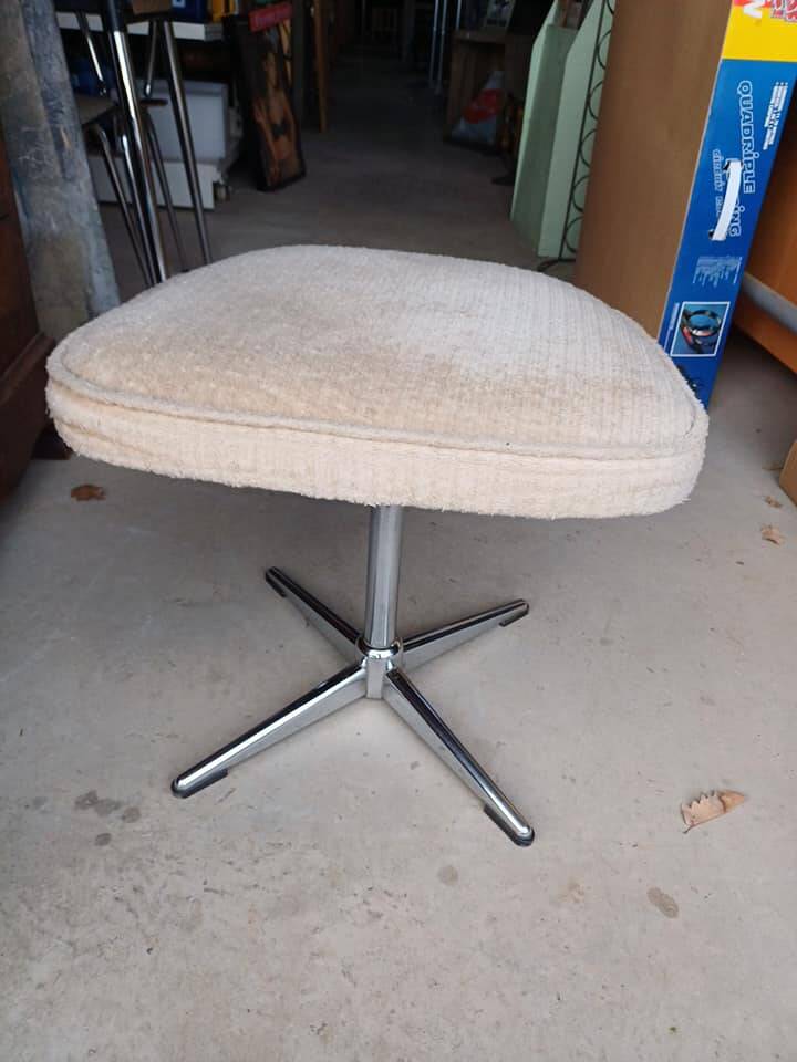 Armchair or footstool 1970