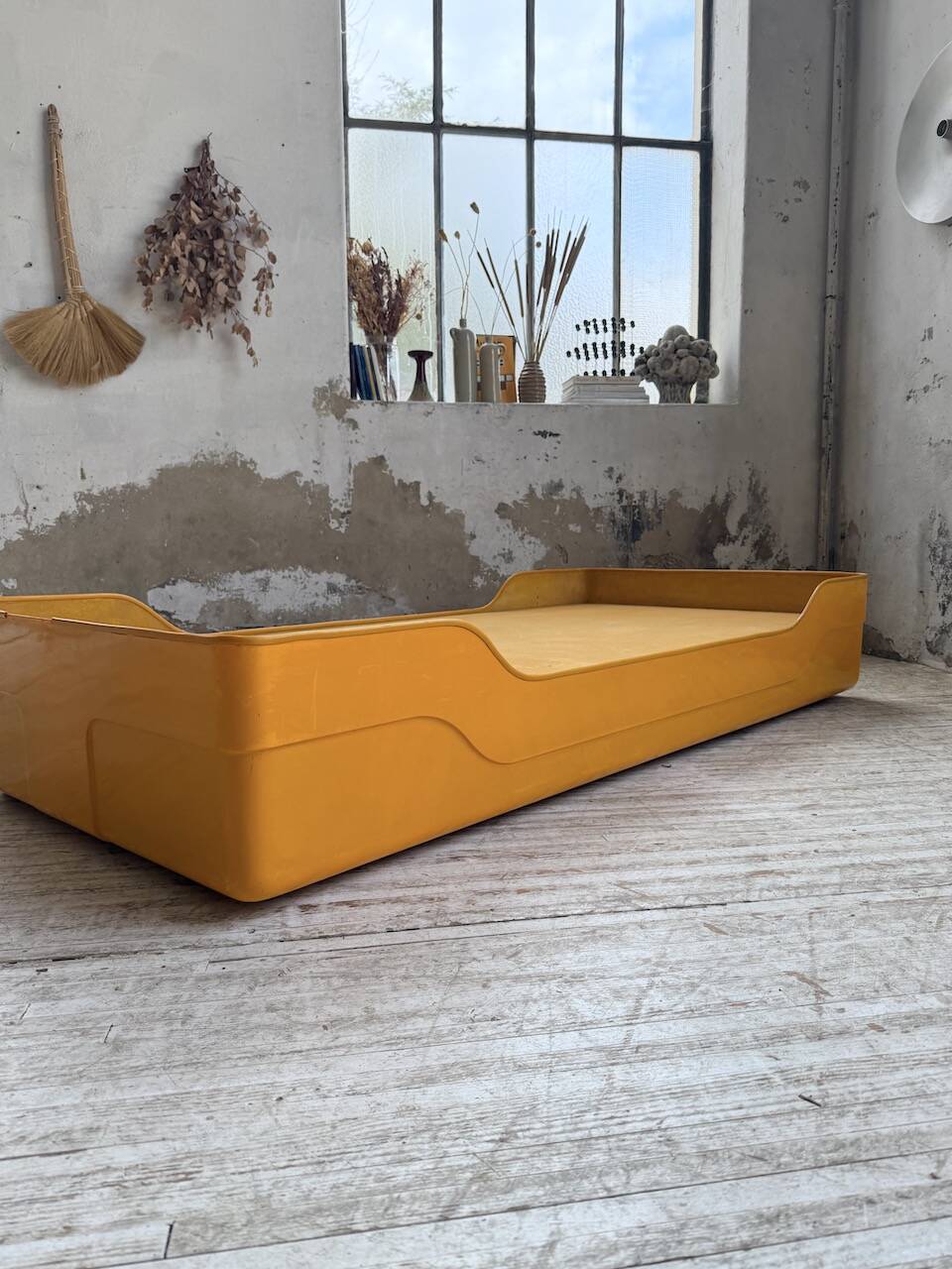 Ozoo single bed by Marc Berthier for Roche Bobois, 1967