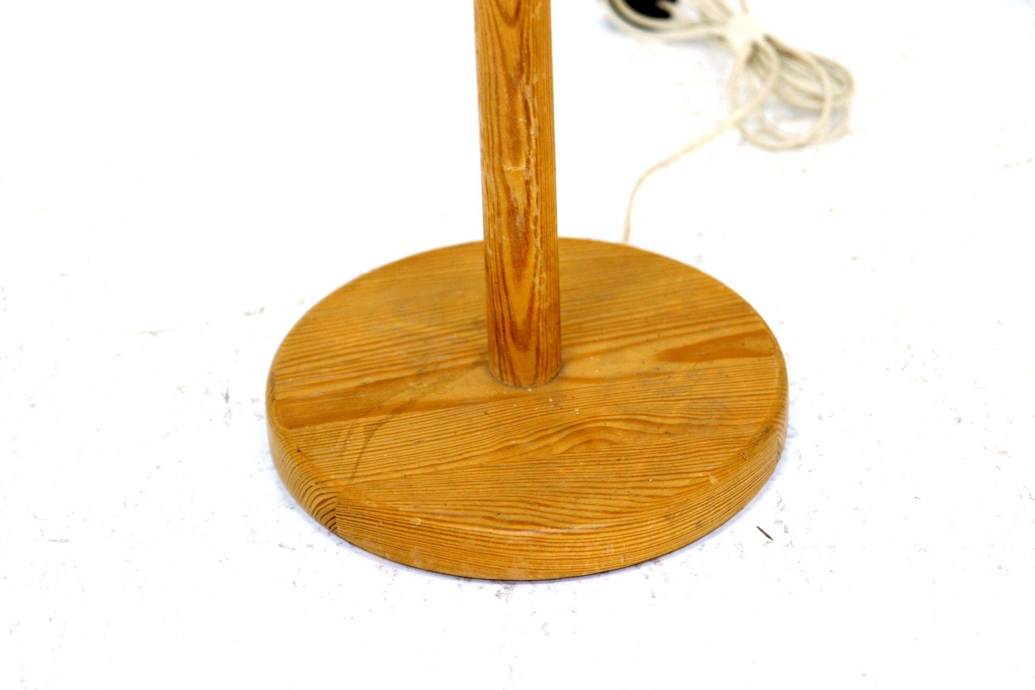 Pine floor lamp, Sweden, 1970