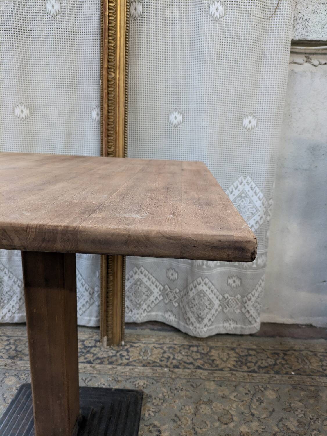 Bistro table in wood and metal