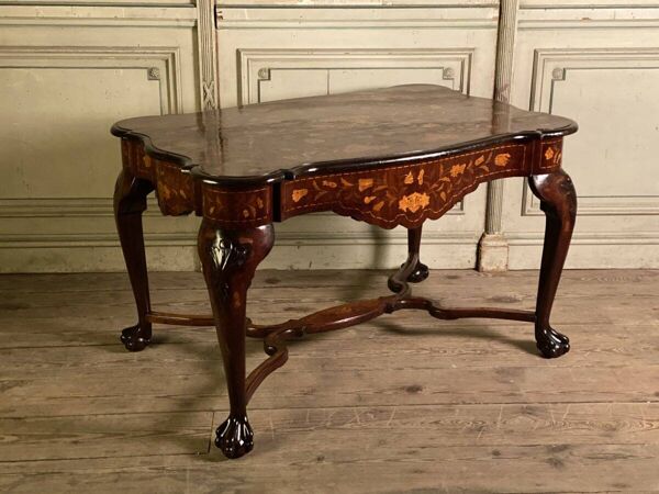 Table en marqueterie hollandaise, XIXème siècle