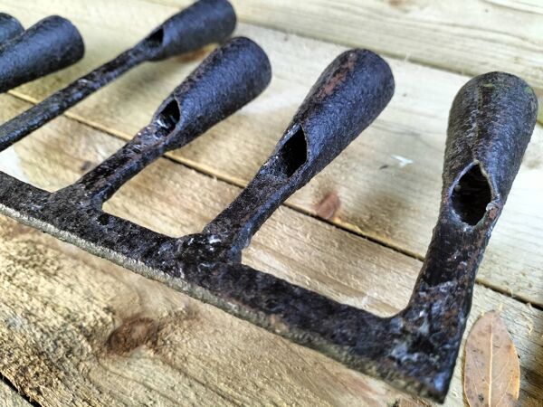 Bougeoir brutalise en fer forgé