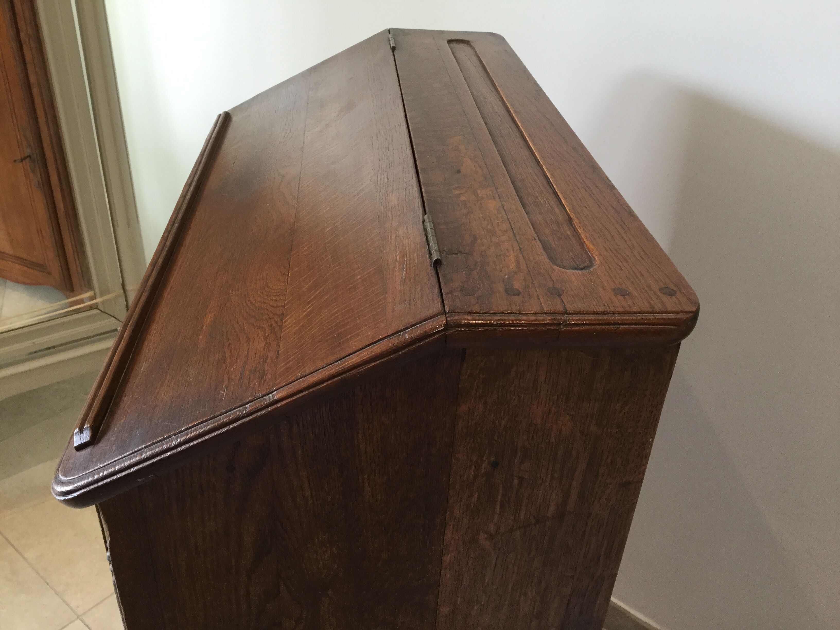 Entry furniture, writing