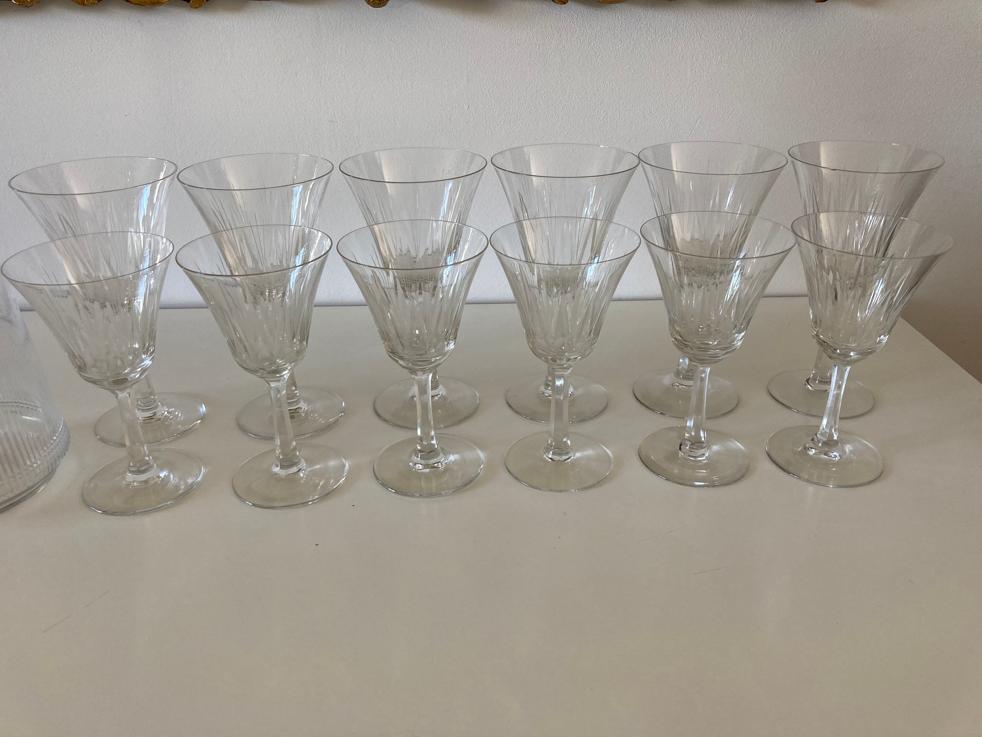 Service of 12 glasses + carafe