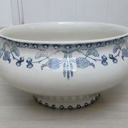 Sarreguemines tureen décor hazelnuts