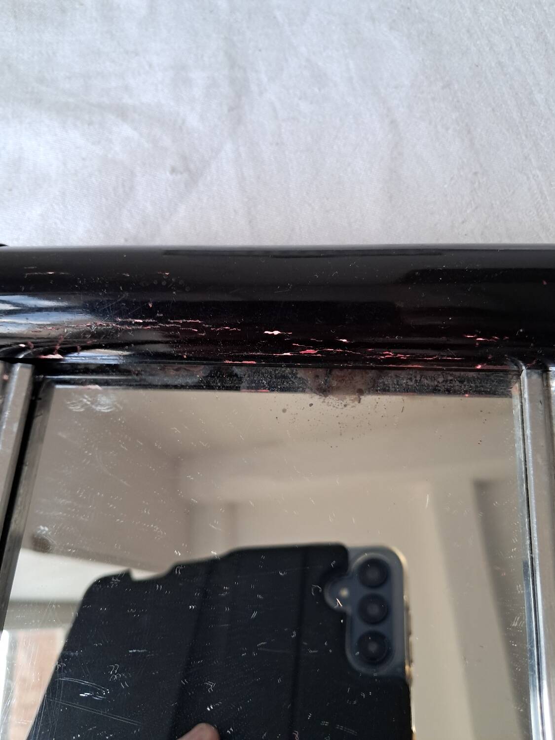 Biscuit tin on its mirrored tray, 1920