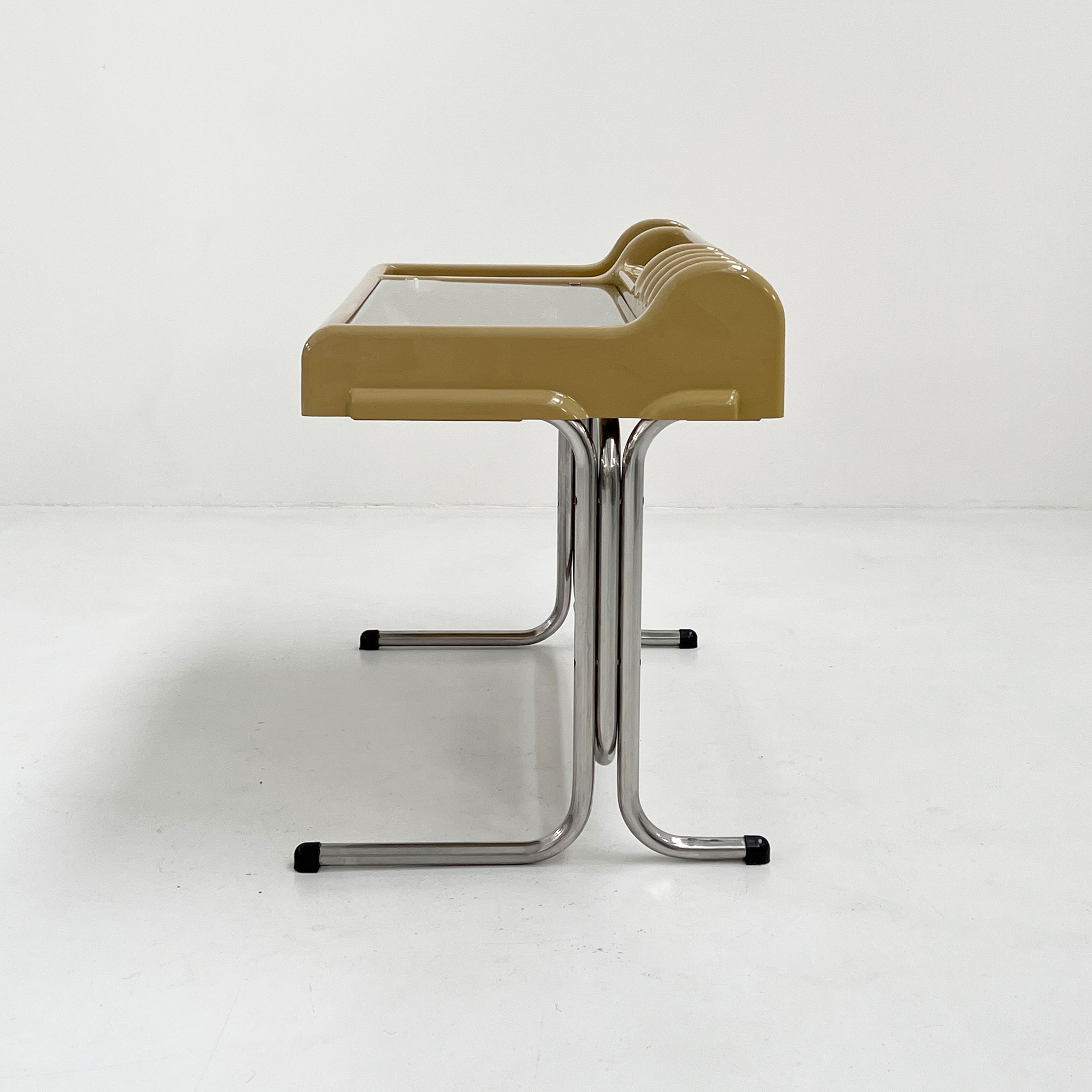 Orix Mustard desk by Vittorio Parigi & Nani Prina for Molteni, 1970