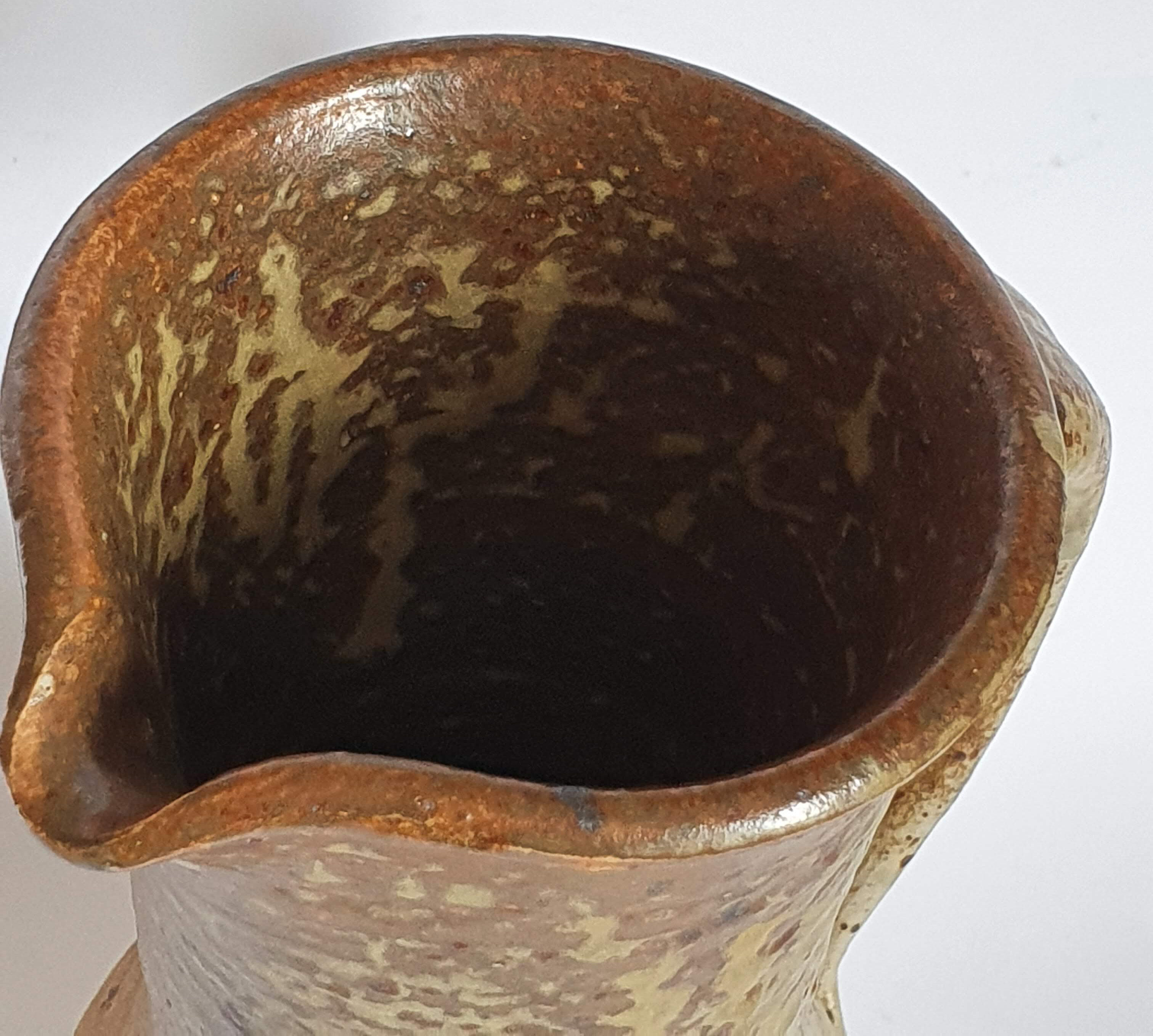 Pitcher in Berry sandstone