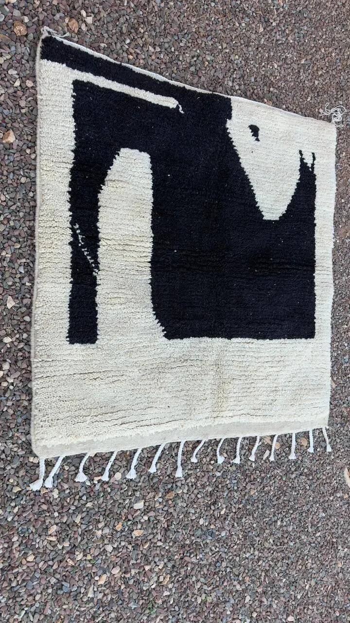 Handmade pure wool Moroccan rug 3x2 m