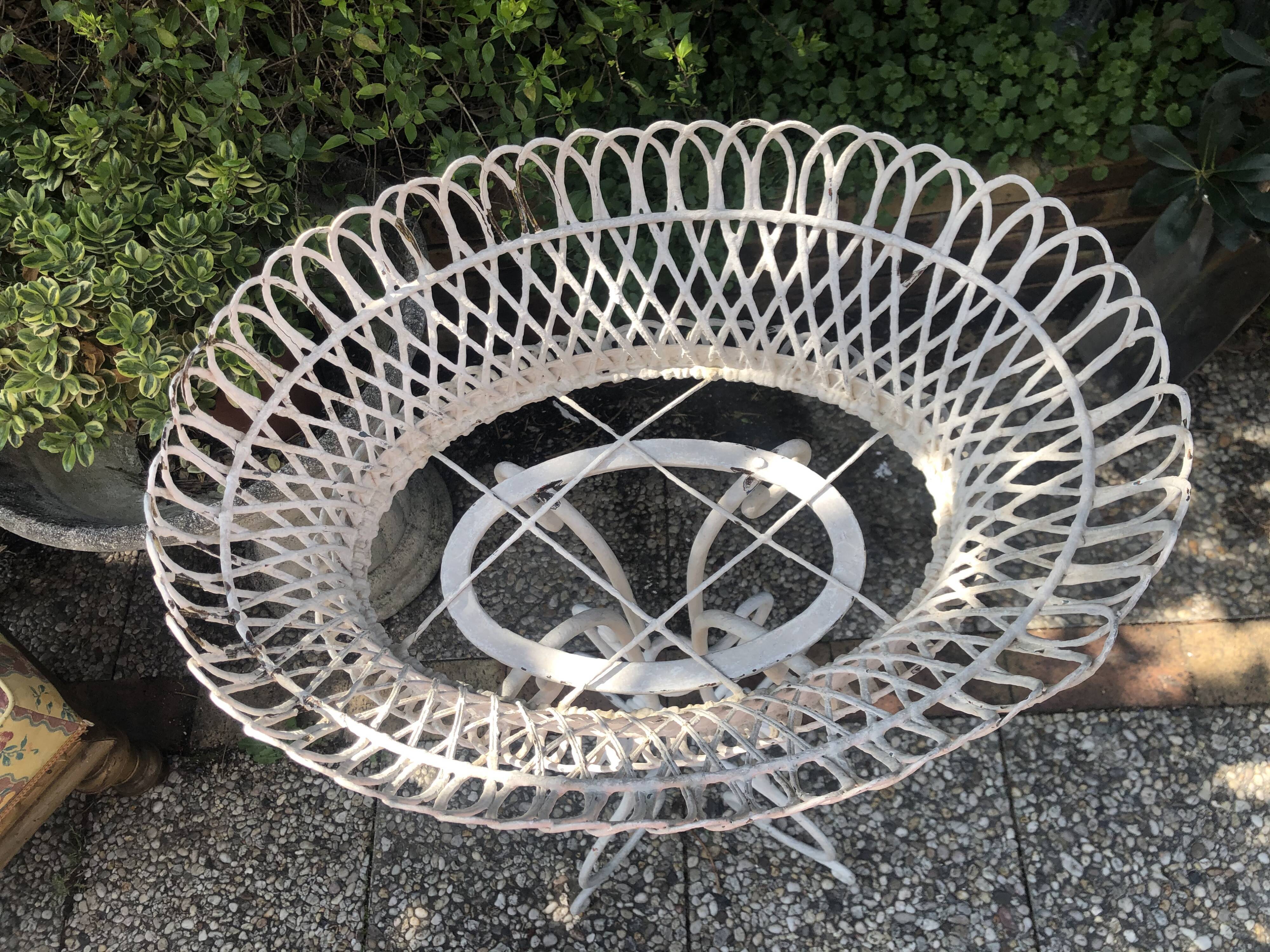 Jardinière en fer forgé