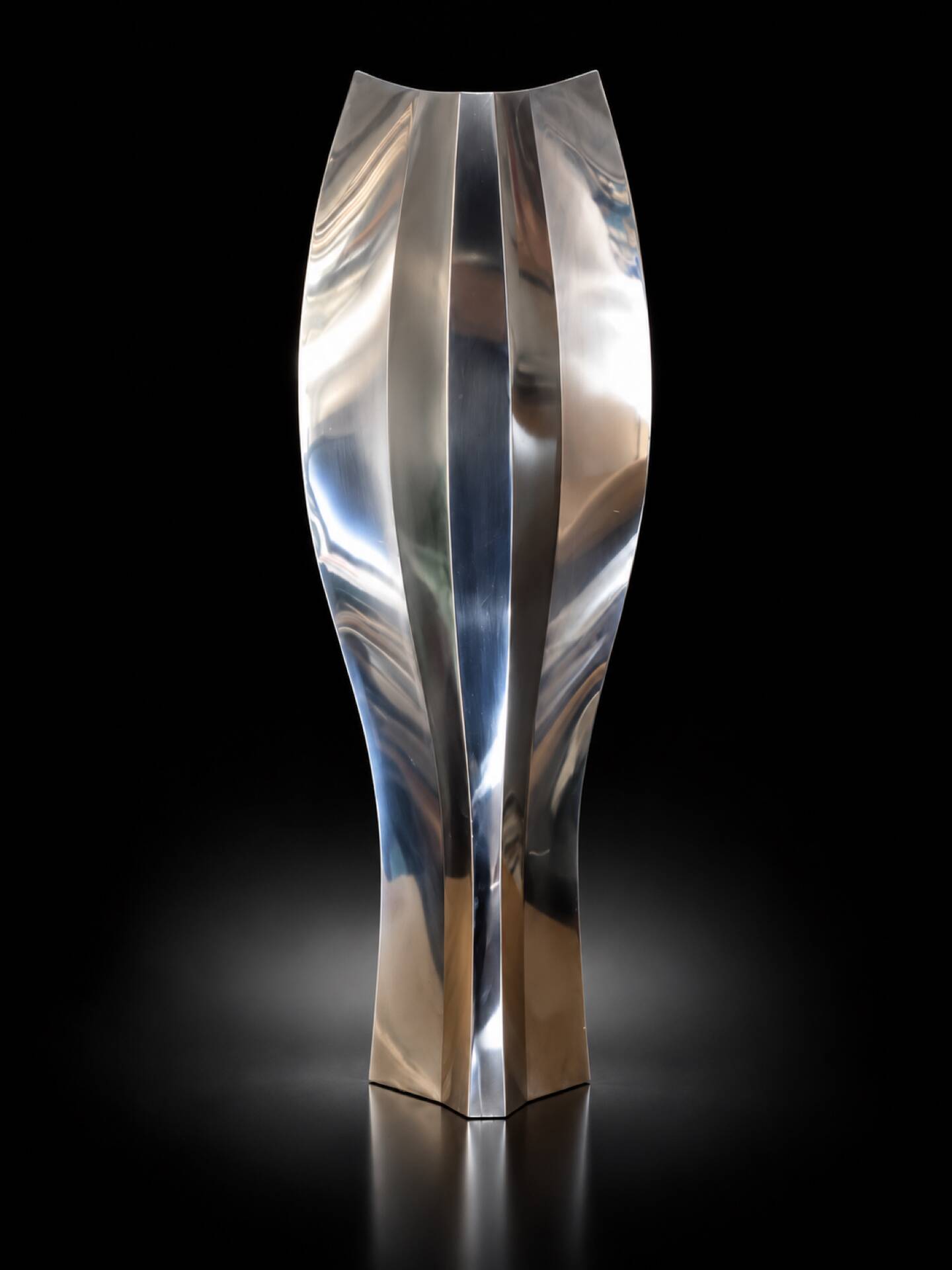 Large sculpture vase signed – polished mirror stainless steel – circa 199