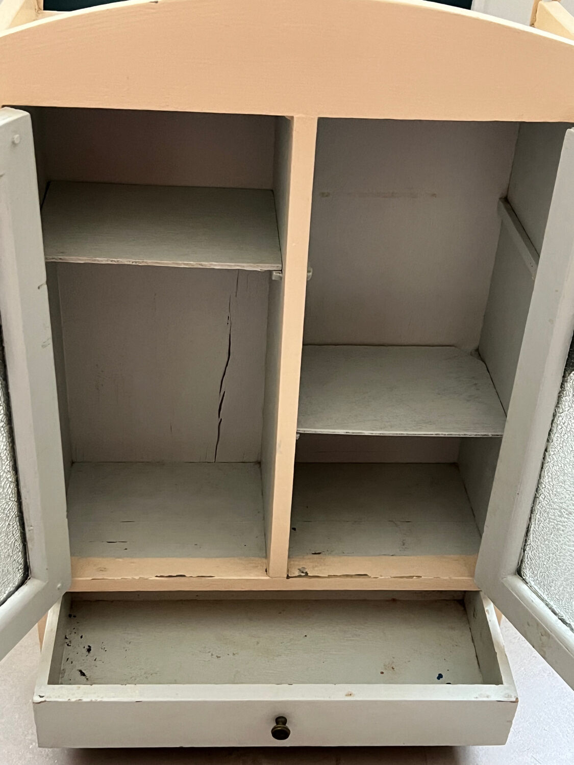 Small old medicine cabinet