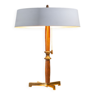 Lampe trépied en bois massif avec abat-jour en métal, diffuseur en verre et détails en laiton
