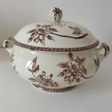 Soupière ancienne en terre de fer – décor "Marguerite", Grand Dépôt Paris