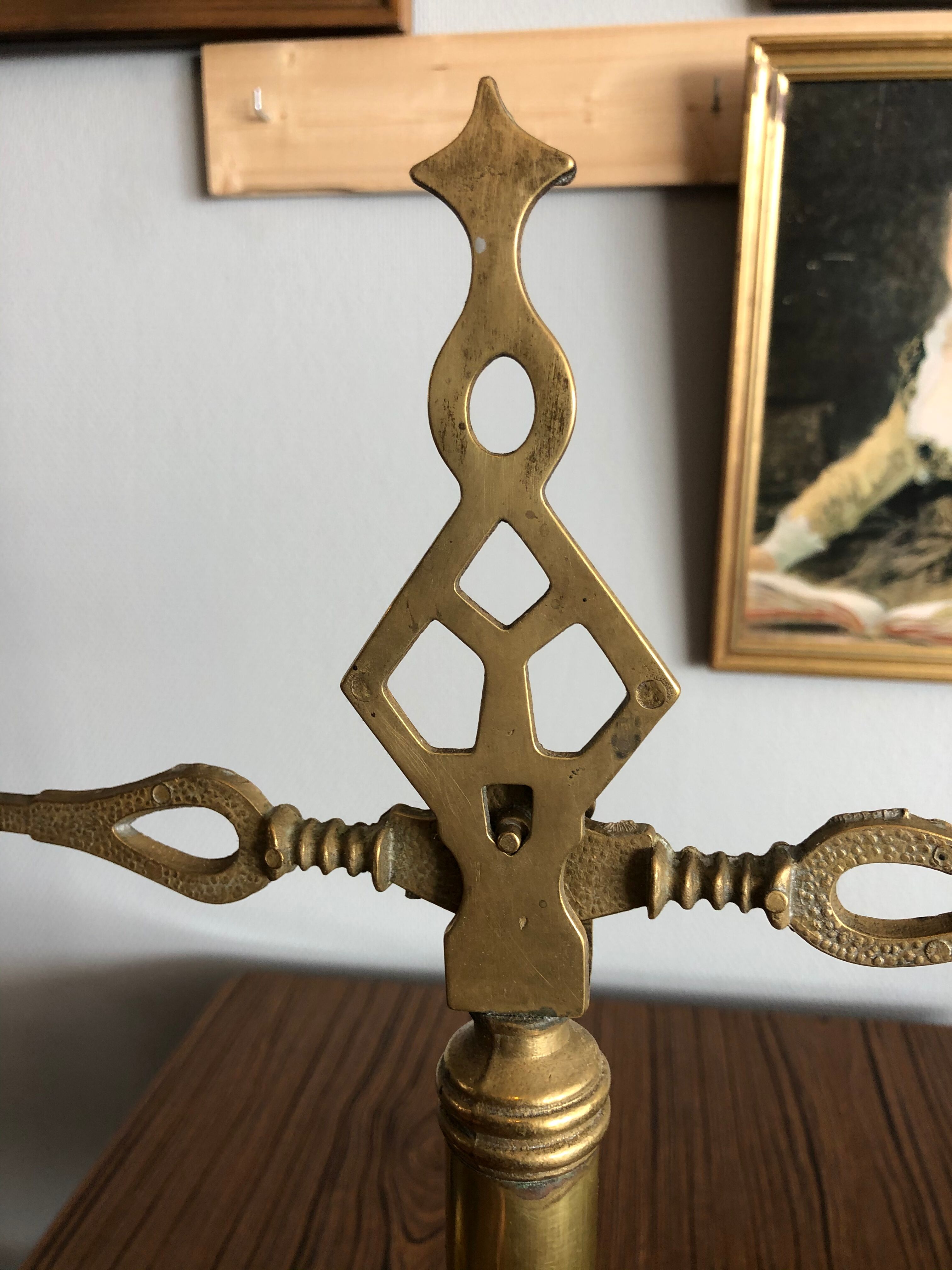 Trebuchet brass scale