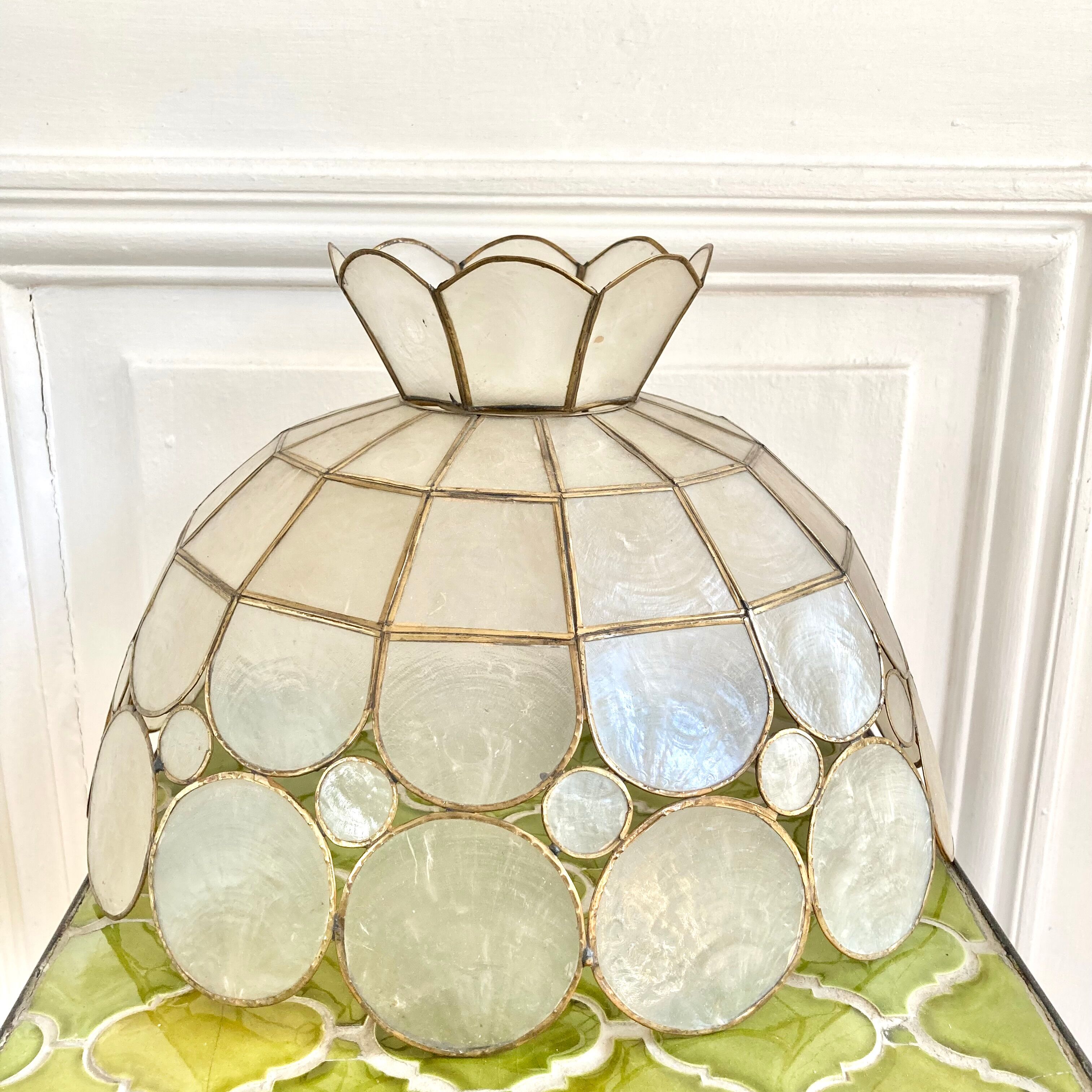 Suspension flower mother-of-pearl brass