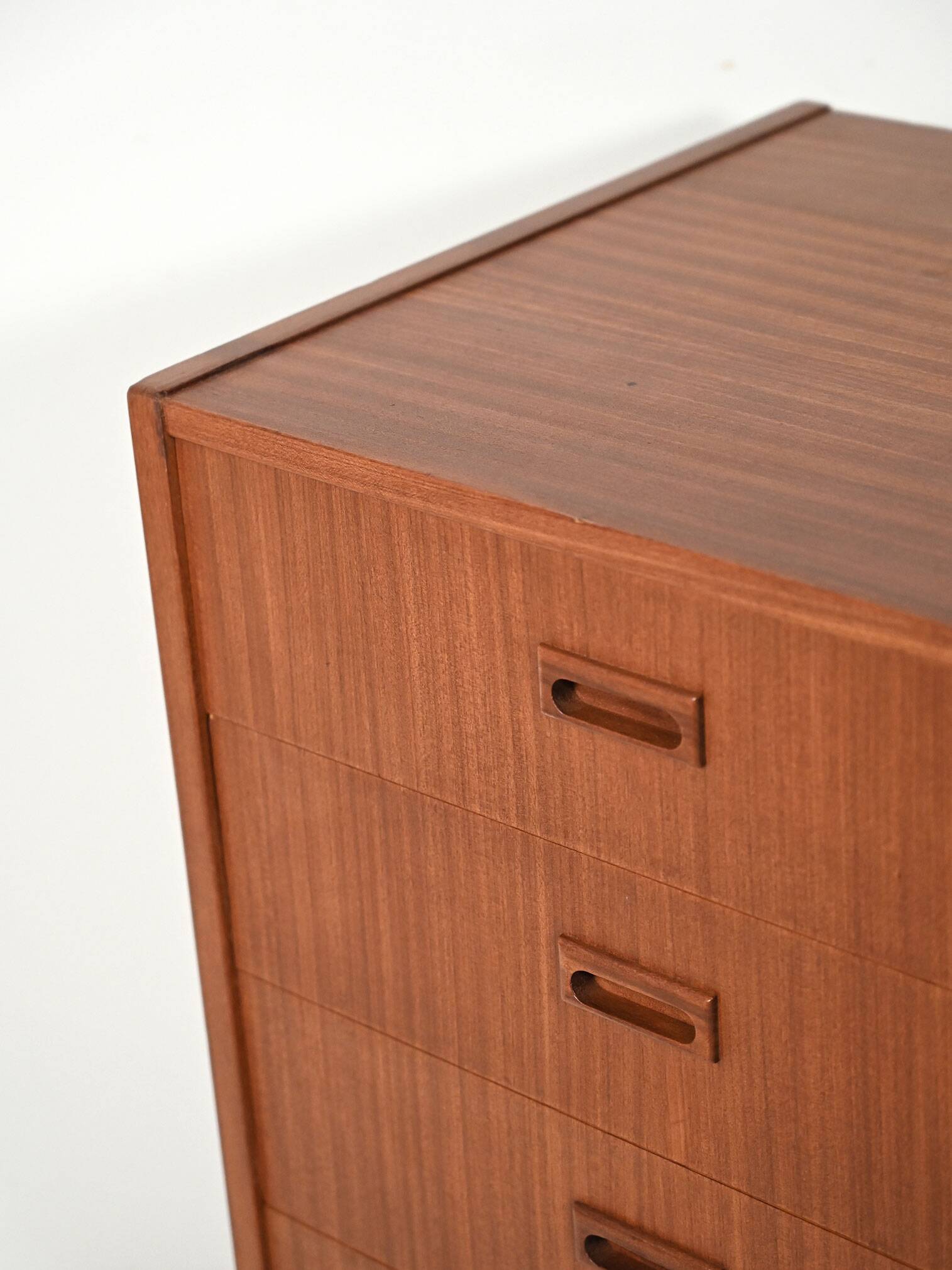 Scandinavian chest of drawers from the 1960s in mahogany