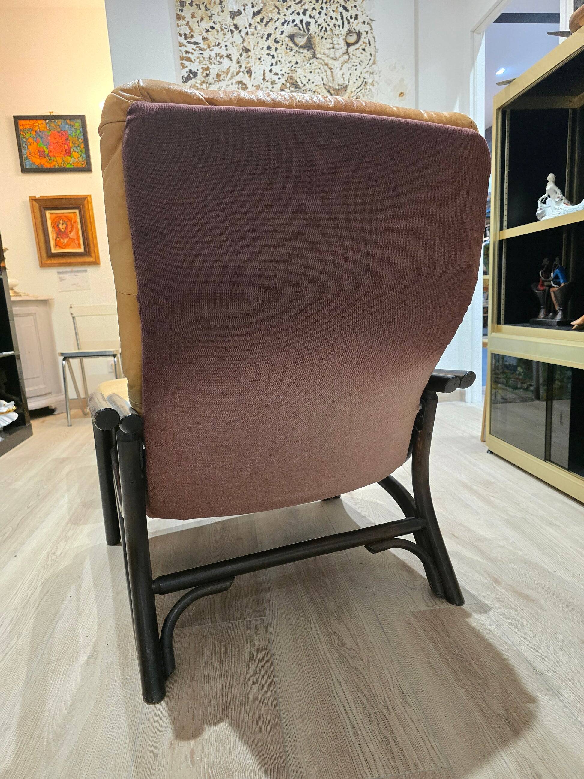 Vintage camel leather lounge chair with ottoman – wooden frame – 1970s